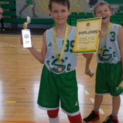 Mazajiem basketbolistiem 1.vieta