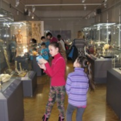 Angļu valodas pulciņu ekskursija uz Dabas muzeju pavasara brīvlaikā