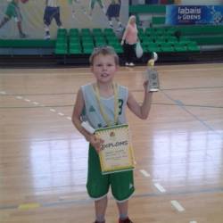 Mazajiem basketbolistiem 1.vieta