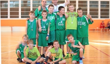 Basketbolistu panākumi Ādažu kausā