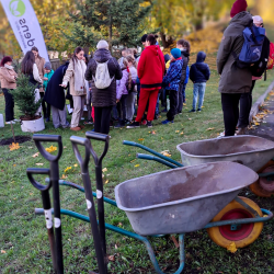 Koku stādīšanas pasākums sadarbībā ar "Davines" uzņēmumu